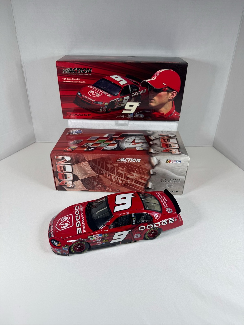 ACTION - KASEY KAHNE #9 DODGE DEALERS REFRESH 2004 DODGE INTREPID STOCK CAR 1/24